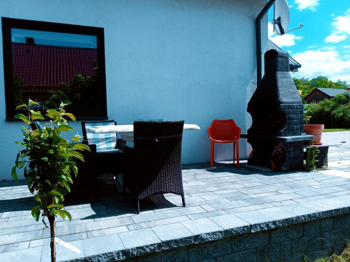 Dom Z Ogrodem Villa Laka  Exteriör bild